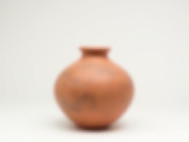 Handgefertigte terrakottafarbene Vase